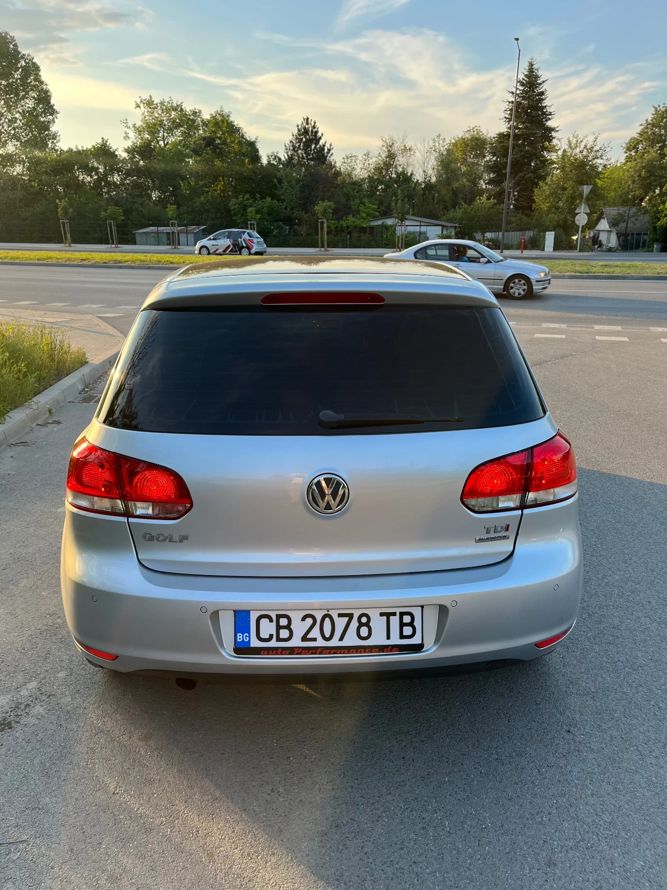 VW Golf 1.6TDI, снимка 6 - Автомобили и джипове - 55017852