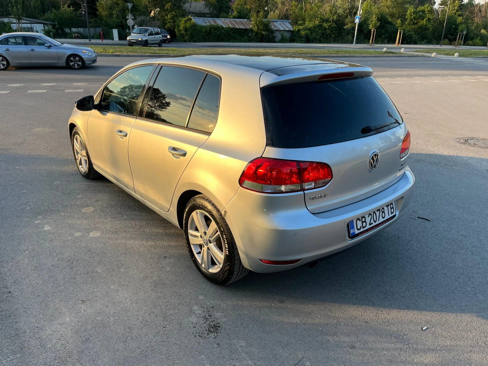 VW Golf 1.6TDI, снимка 3 - Автомобили и джипове - 55017852