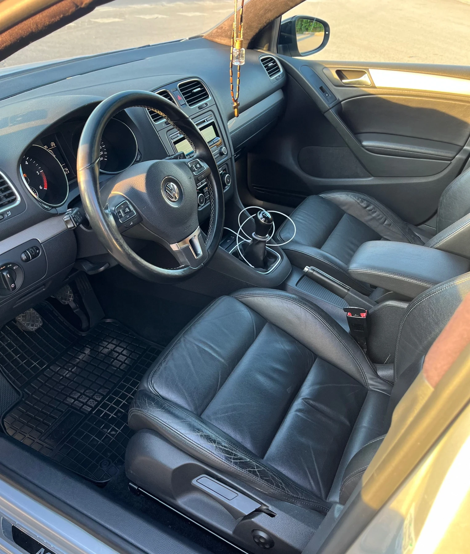 VW Golf 1.6TDI, снимка 8 - Автомобили и джипове - 55017852