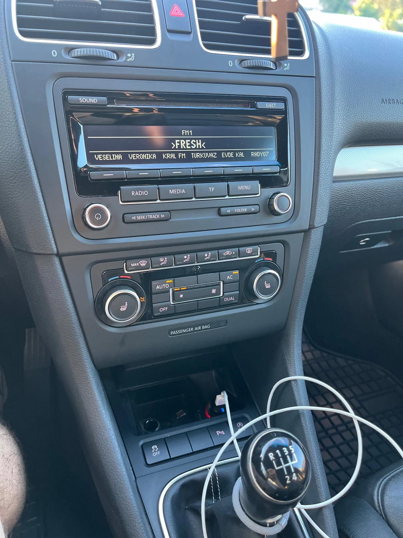 VW Golf 1.6TDI, снимка 13 - Автомобили и джипове - 55017852