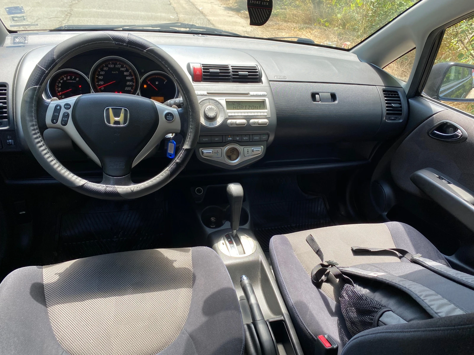 Honda Jazz 1, 4 автоматик, снимка 9 - Автомобили и джипове - 55443397