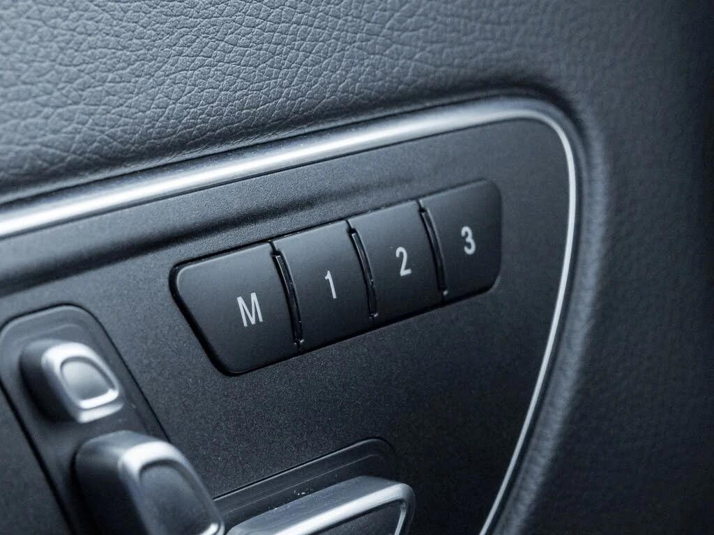 Mercedes-Benz CLA * AWD* KEYLESS* Camera* ПОДГРЕВ* , снимка 16 - Автомобили и джипове - 55586060
