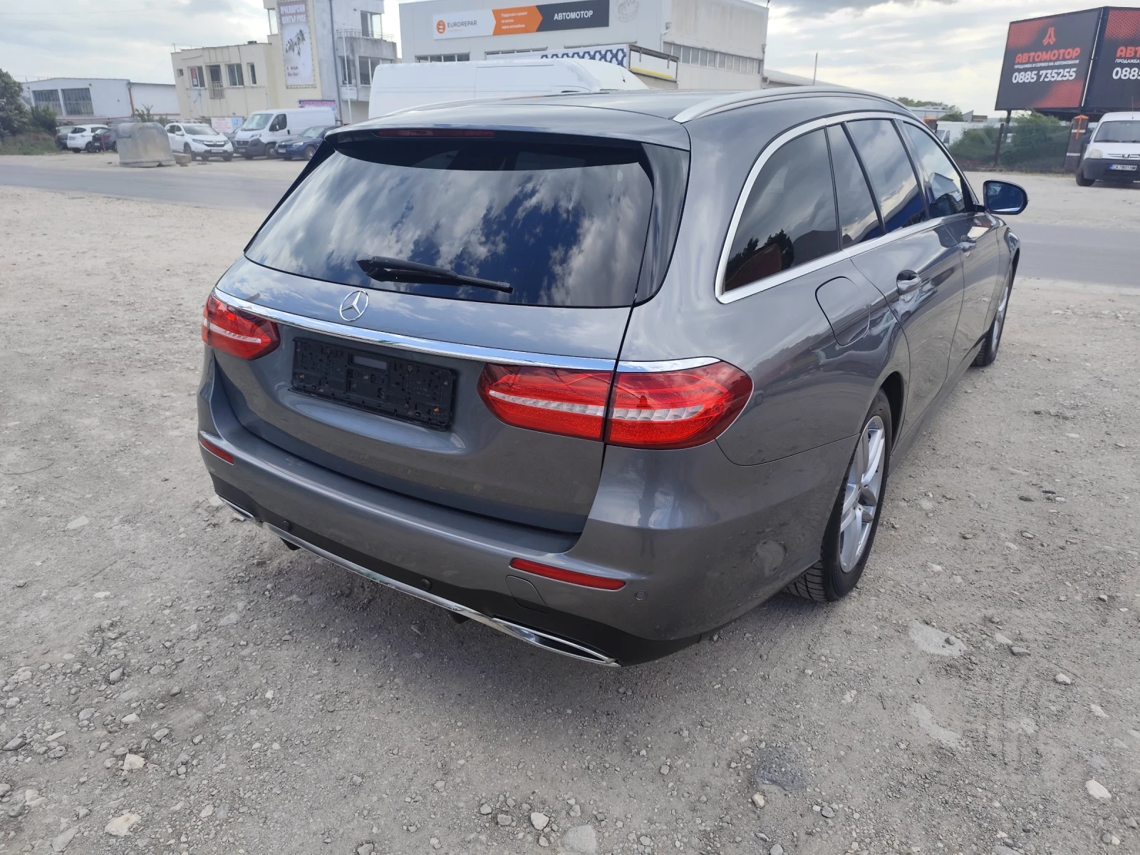 Mercedes-Benz E 220 Amg(line) Digital, снимка 4 - Автомобили и джипове - 56258385