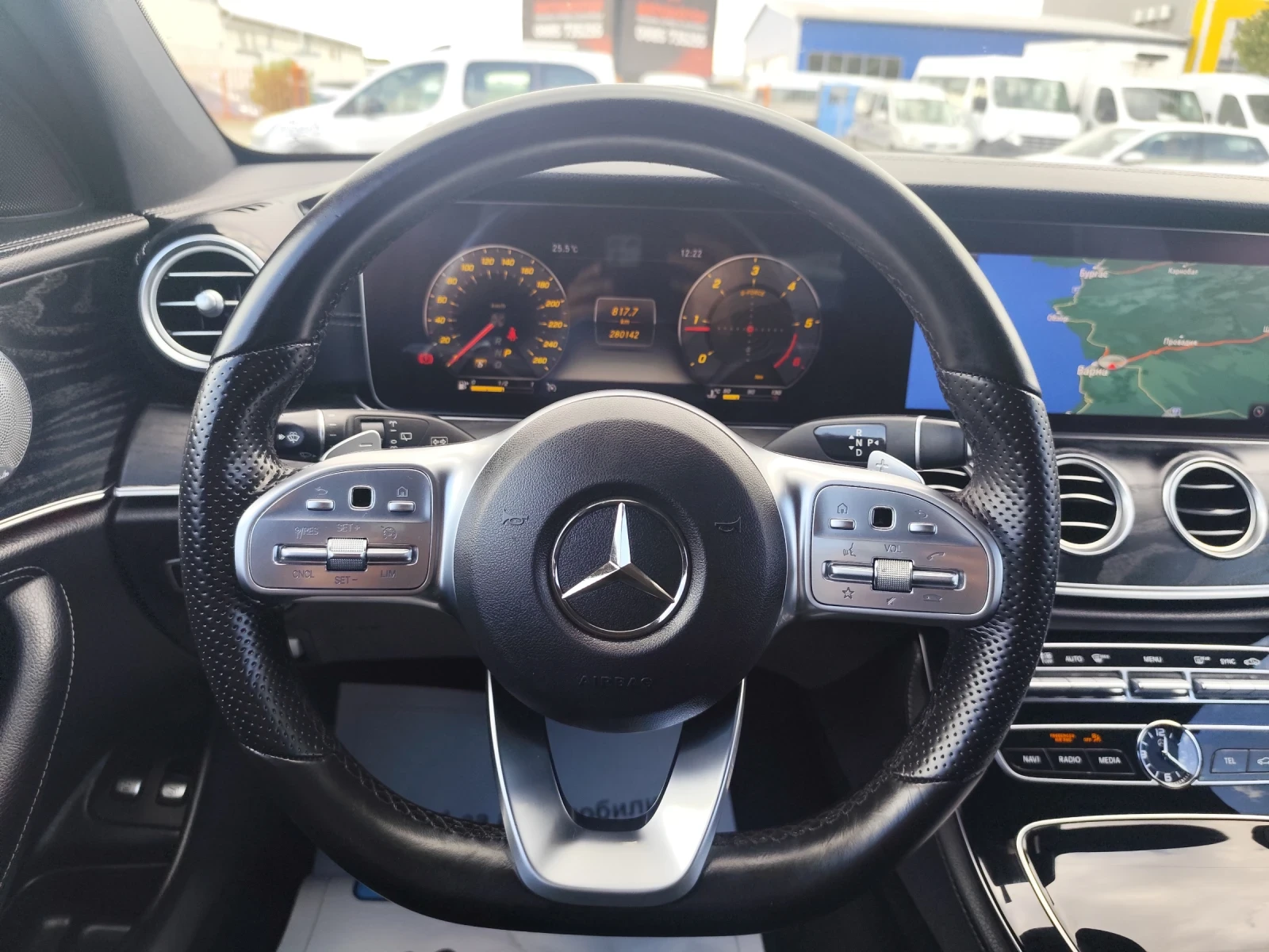 Mercedes-Benz E 220 Amg(line) Digital, снимка 8 - Автомобили и джипове - 56258385