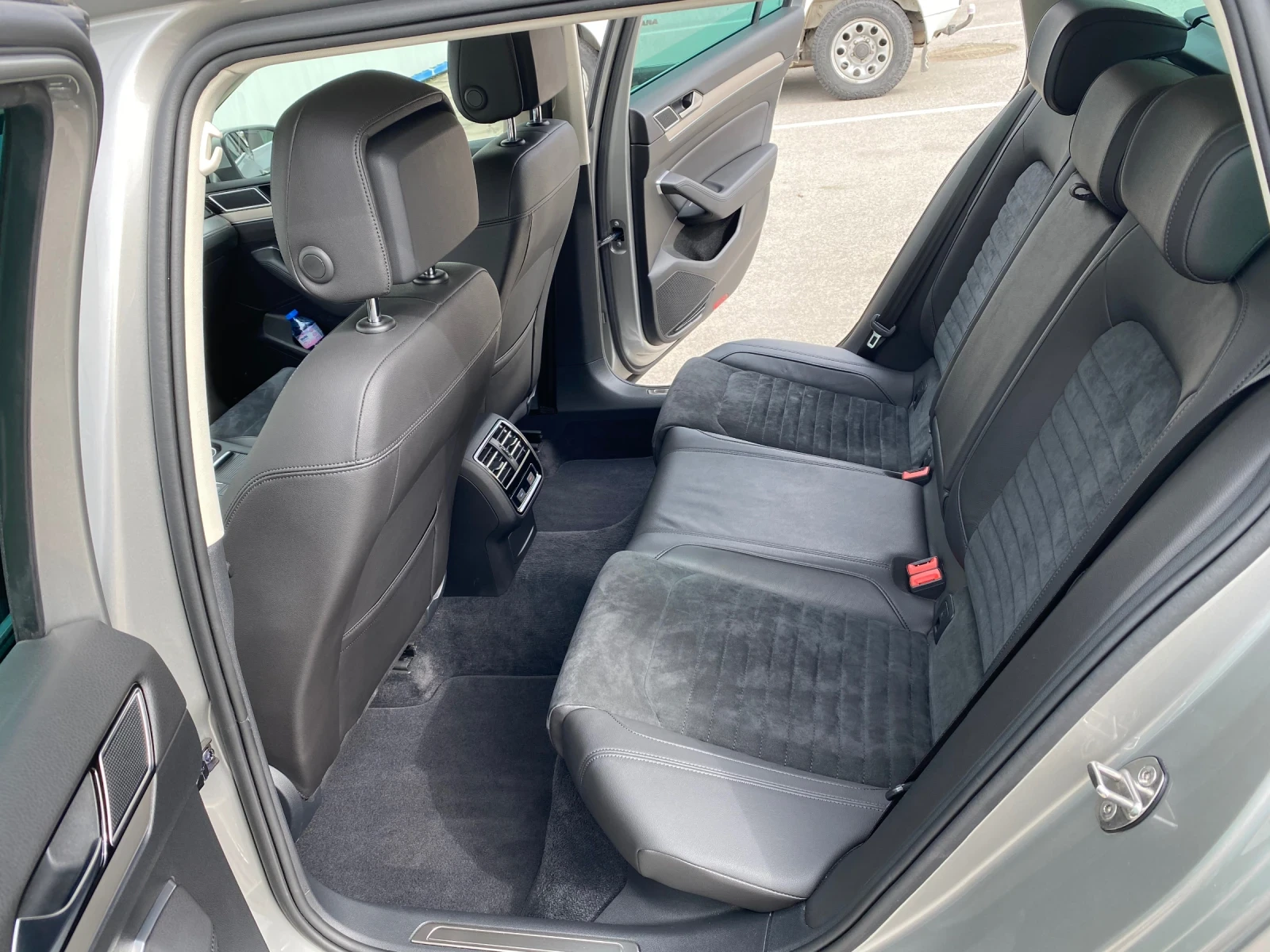 VW Passat, снимка 13 - Автомобили и джипове - 56327457