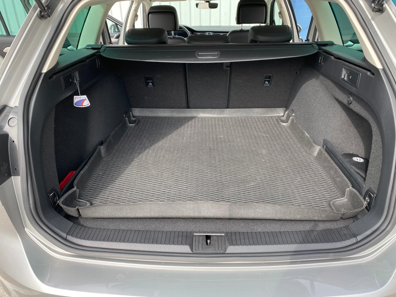 VW Passat, снимка 14 - Автомобили и джипове - 56327457