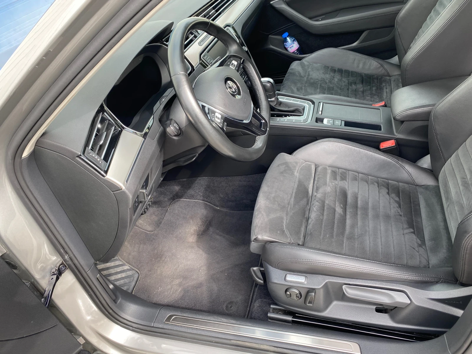 VW Passat, снимка 12 - Автомобили и джипове - 56327457