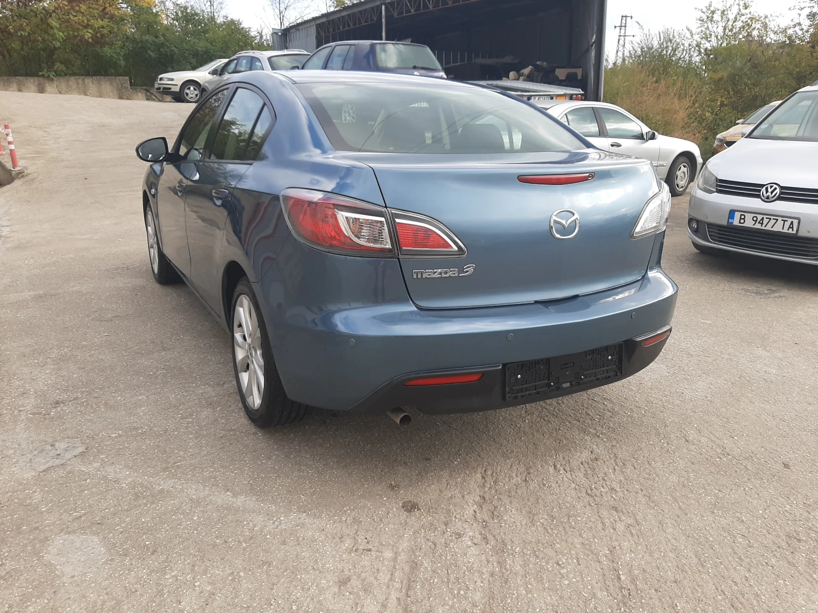 Mazda 3 1.6i 105кс, снимка 7 - Автомобили и джипове - 56741879