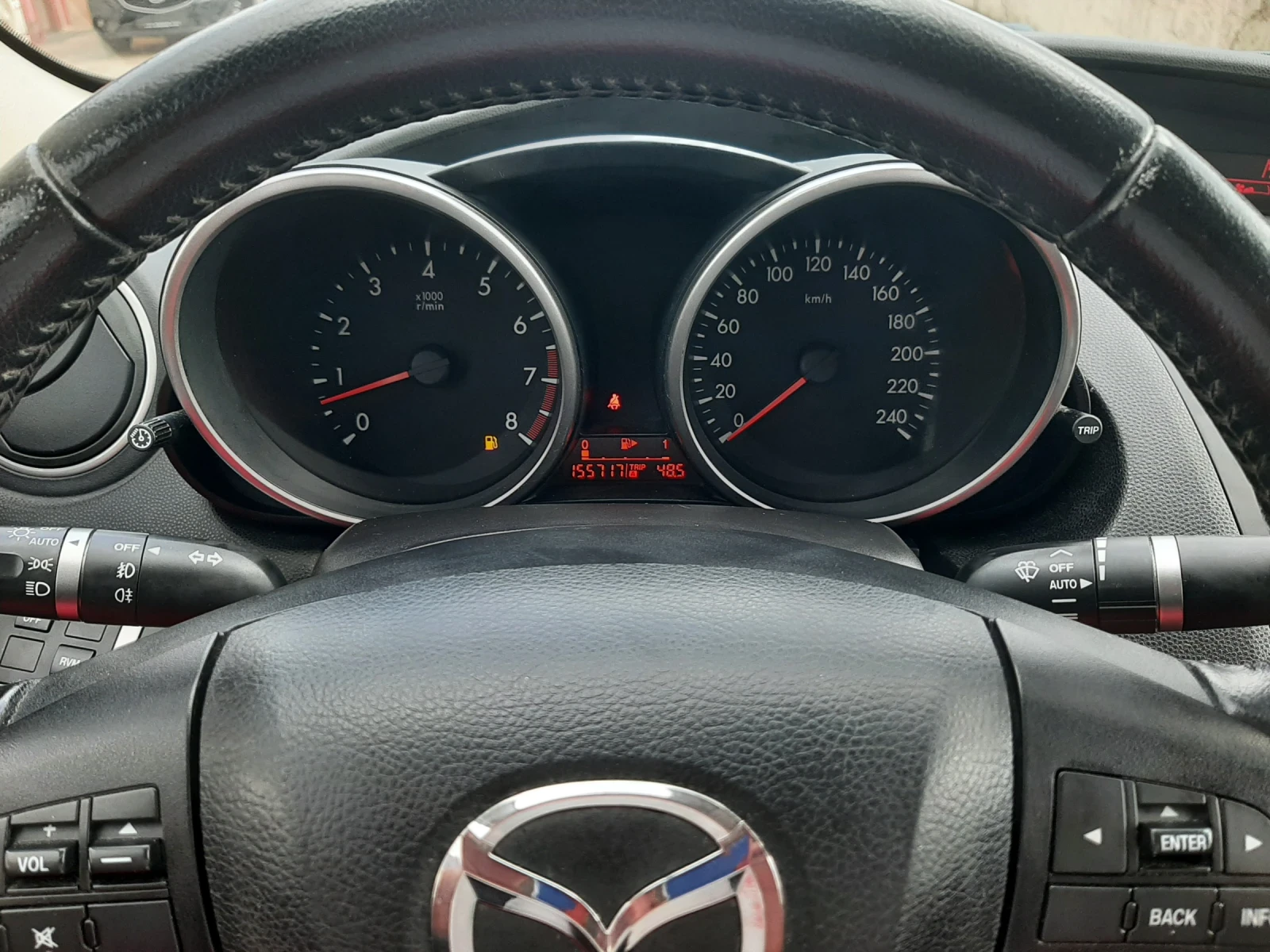 Mazda 3 1.6i 105кс, снимка 16 - Автомобили и джипове - 56741879