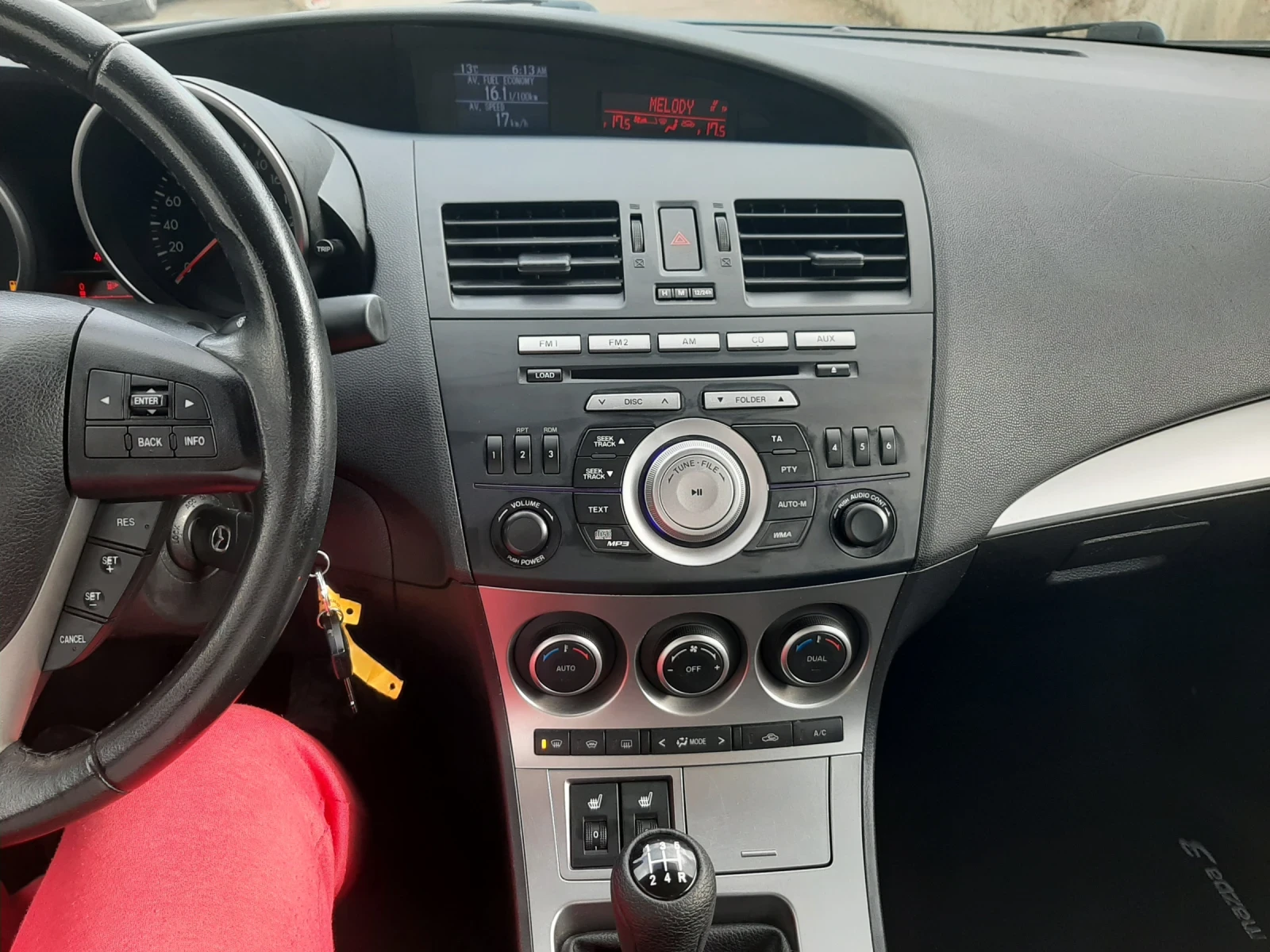 Mazda 3 1.6i 105кс, снимка 15 - Автомобили и джипове - 56741879