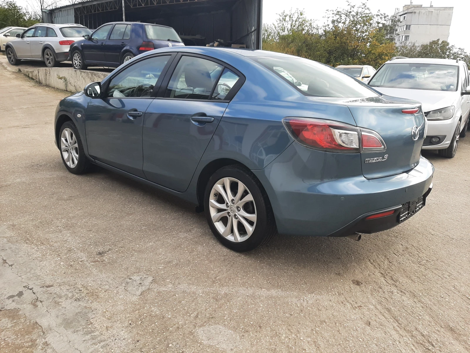 Mazda 3 1.6i 105кс, снимка 8 - Автомобили и джипове - 56741879