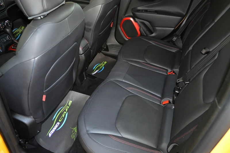 Jeep Renegade 2.4i 4X4 - TRAIL HAWK - FULL - ШВЕЙЦАРИЯ, снимка 9 - Автомобили и джипове - 51602504