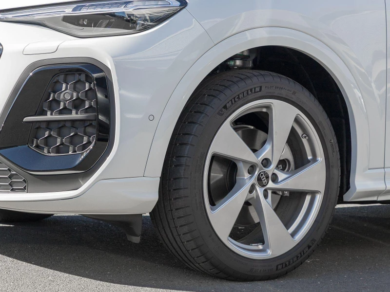 Audi Q5 40 TFSI/NEW MODEL/S-LINE/QUATTRO/MMI DISPLAY/360, снимка 3 - Автомобили и джипове - 52376627