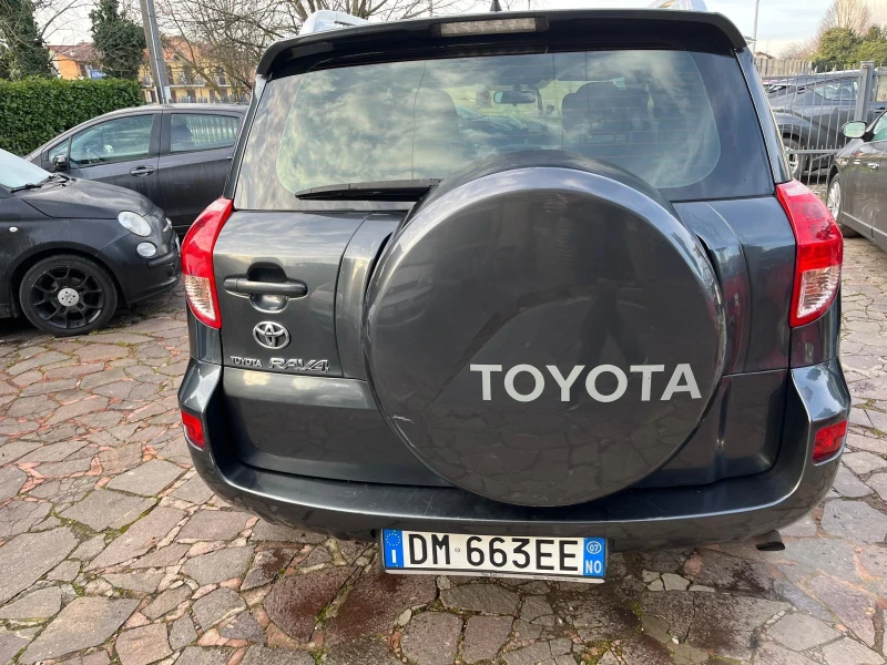 Toyota Rav4, снимка 8 - Автомобили и джипове - 53278398