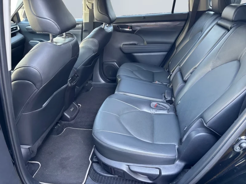 Toyota Highlander 2.5HEV/247HP/LUXURY/7S/PANO/CAM/NAVI/LED/943v, снимка 13 - Автомобили и джипове - 53468391