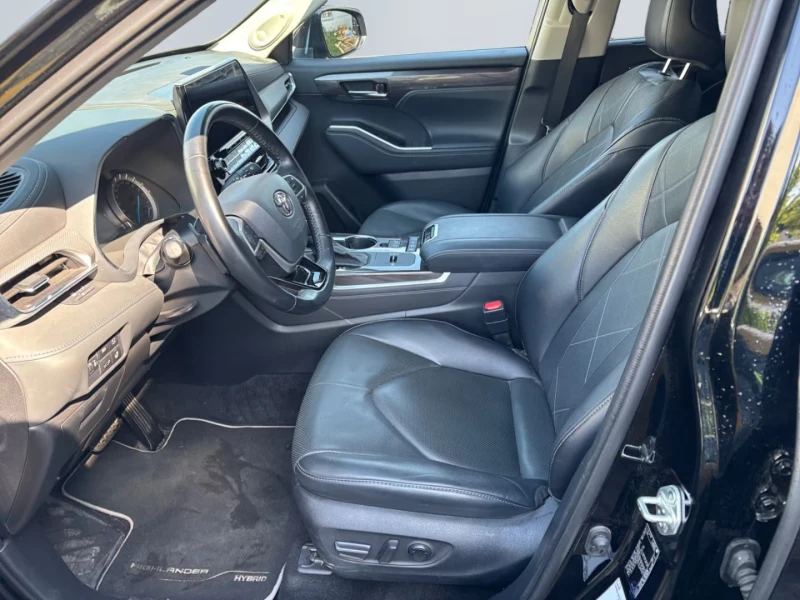 Toyota Highlander 2.5HEV/247HP/LUXURY/7S/PANO/CAM/NAVI/LED/943v, снимка 11 - Автомобили и джипове - 53468391