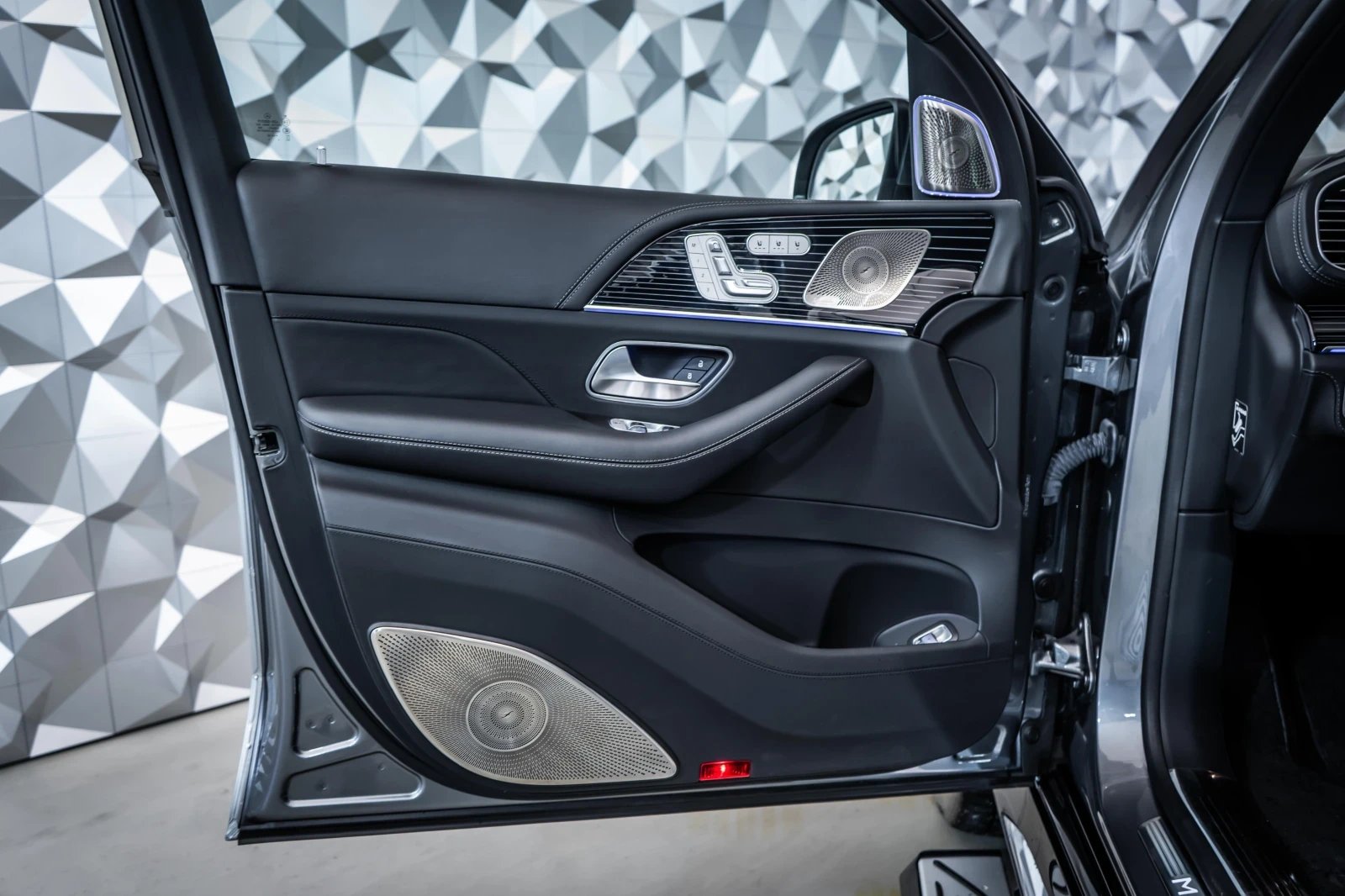 Mercedes-Benz GLS 600 Maybach Bicolor* FirstCl* ABC* Burm4d - изображение 7