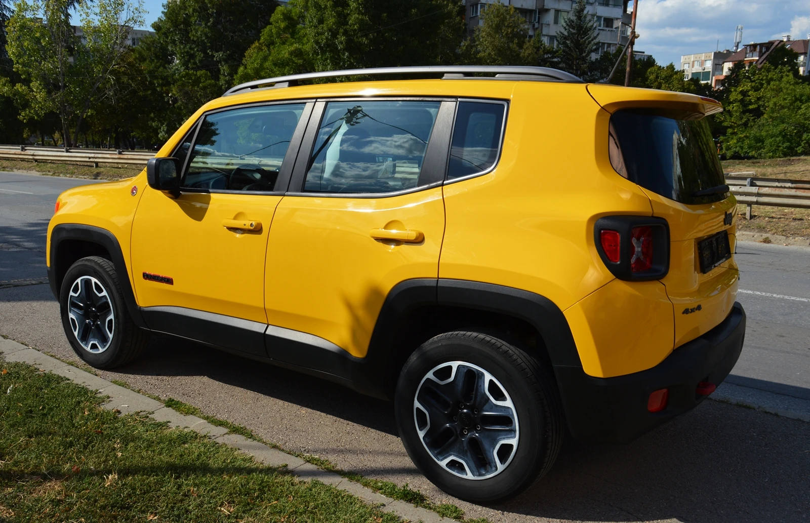 Jeep Renegade 2.4i 4X4 - TRAIL HAWK - FULL - ШВЕЙЦАРИЯ - изображение 6