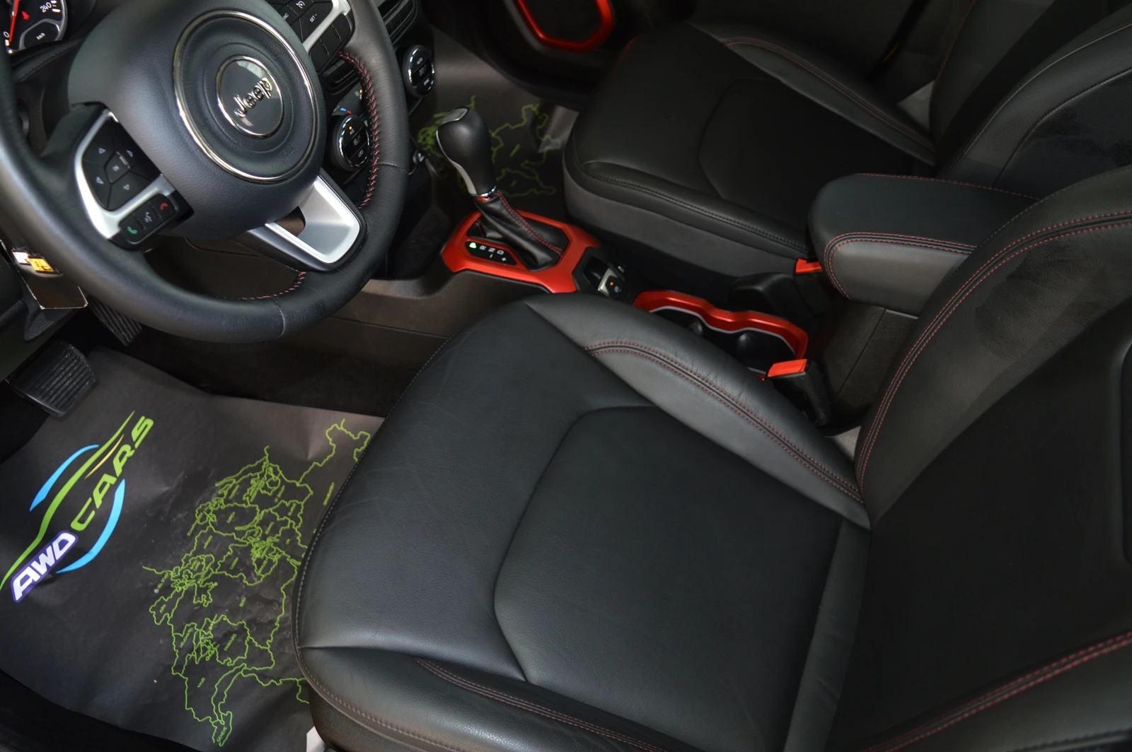 Jeep Renegade 2.4i 4X4 - TRAIL HAWK - FULL - ШВЕЙЦАРИЯ - изображение 8