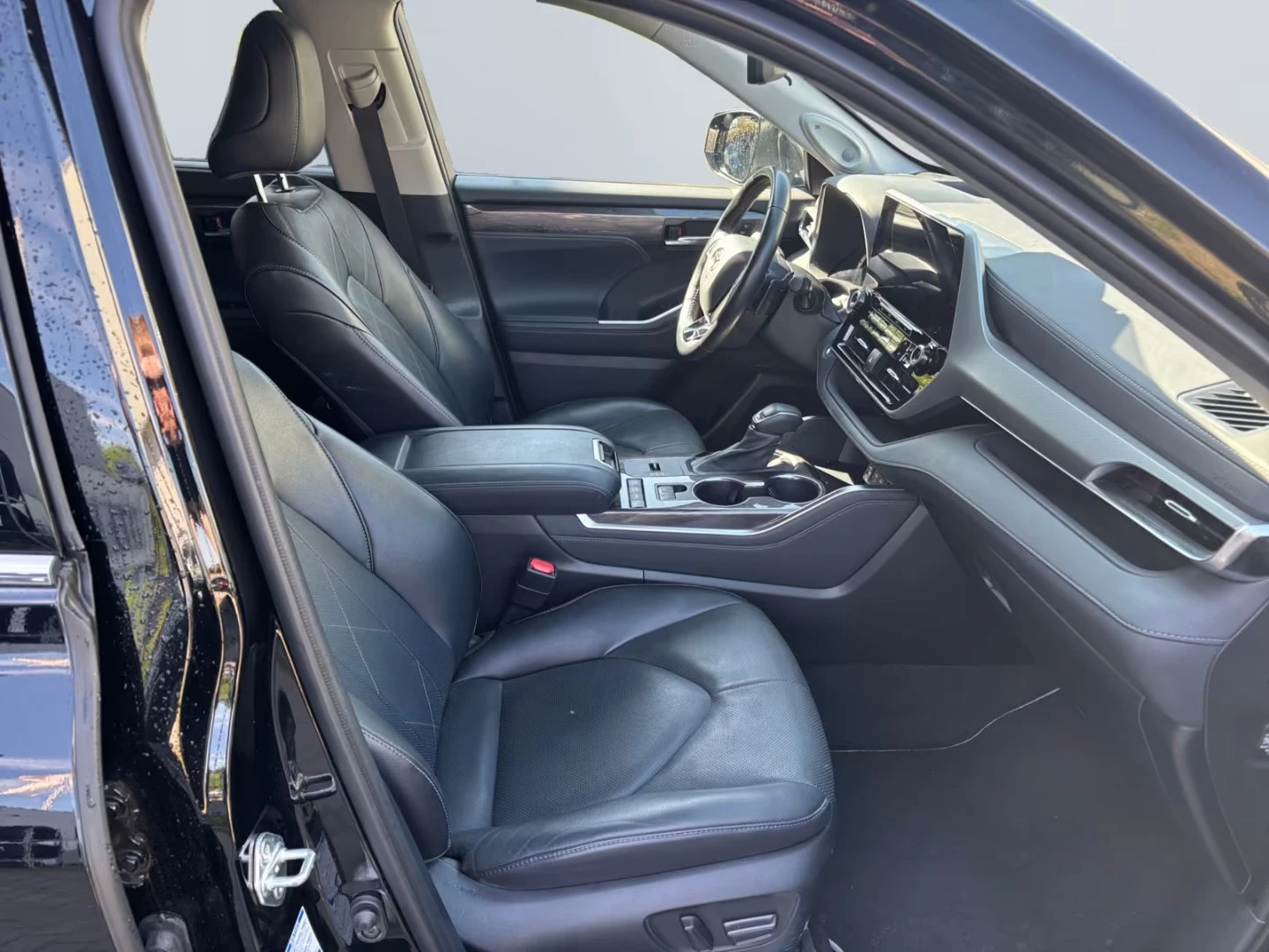 Toyota Highlander 2.5HEV/247HP/LUXURY/7S/PANO/CAM/NAVI/LED/943v | Mobile.bg � ����������� 12