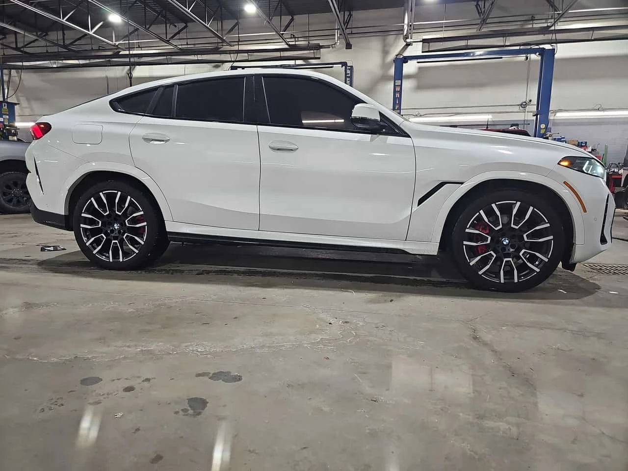 BMW X6 xDrive40i/360/HUD/ДИСТРОНИК/ПАНОРАМА - изображение 5
