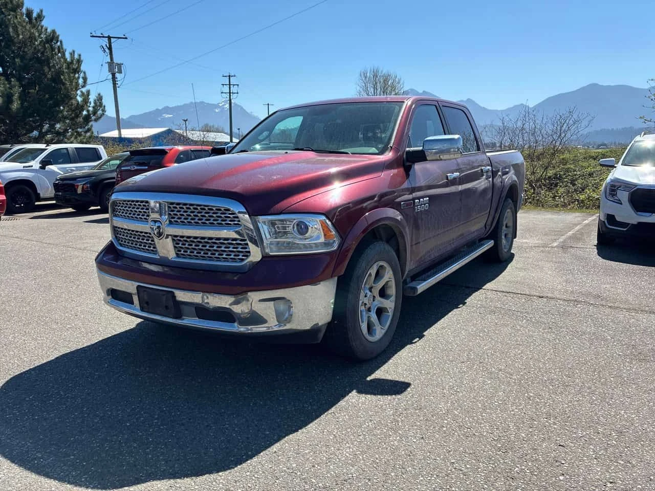 Dodge RAM 1500 Laramie / Клип на мотора 