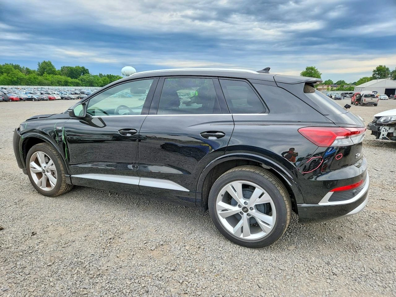 Audi Q4 E-Tron Prestige, снимка 2 - Автомобили и джипове - 55139907