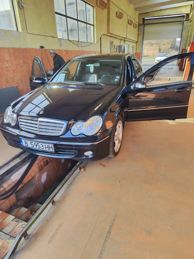 Mercedes-Benz C 180, снимка 7 - Автомобили и джипове - 47029074