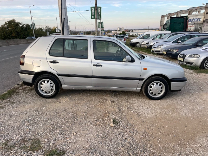 VW Golf 1.6i-КЛИМАТИК-ИТАЛИЯ, снимка 4 - Автомобили и джипове - 42604158