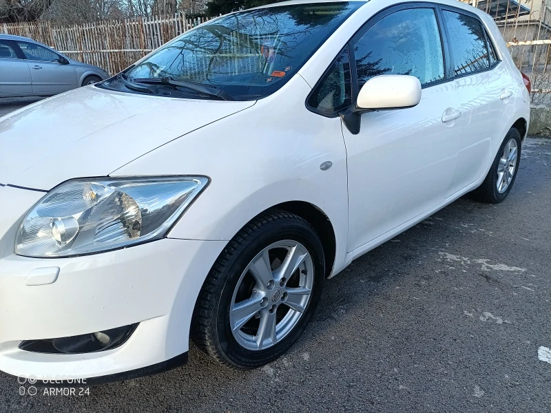 Toyota Auris 1.4 D-4D, снимка 2 - Автомобили и джипове - 46390479