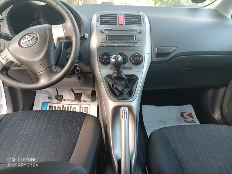 Toyota Auris 1.4 D-4D, снимка 8 - Автомобили и джипове - 46390479
