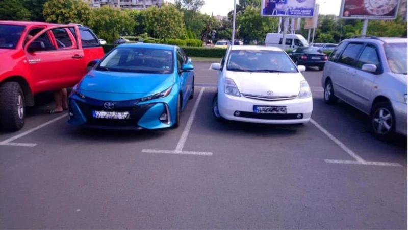 Toyota Prius, снимка 6 - Автомобили и джипове - 49604860