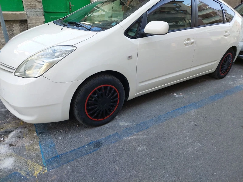 Toyota Prius, снимка 2 - Автомобили и джипове - 49604860