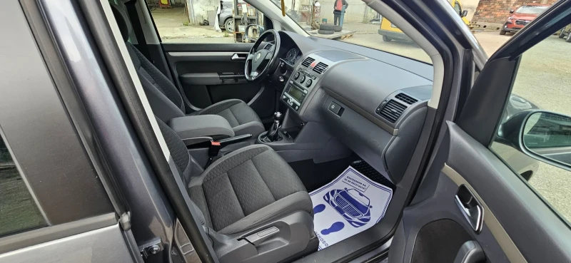 VW Touran, снимка 13 - Автомобили и джипове - 52496223