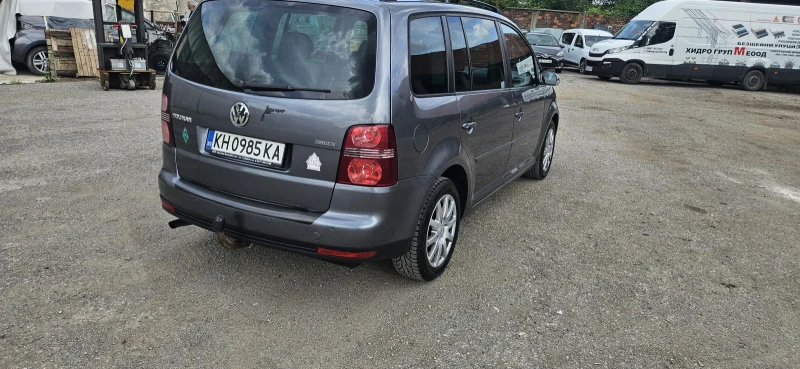 VW Touran, снимка 5 - Автомобили и джипове - 52496223