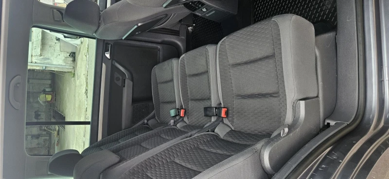 VW Touran, снимка 14 - Автомобили и джипове - 52496223
