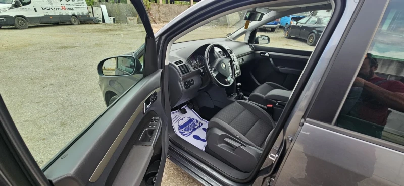 VW Touran, снимка 9 - Автомобили и джипове - 52496223
