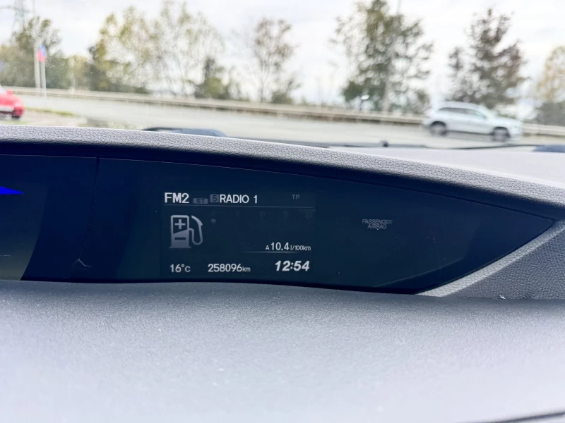 Honda Civic 1, 8 i-VTEC, снимка 10 - Автомобили и джипове - 52142442