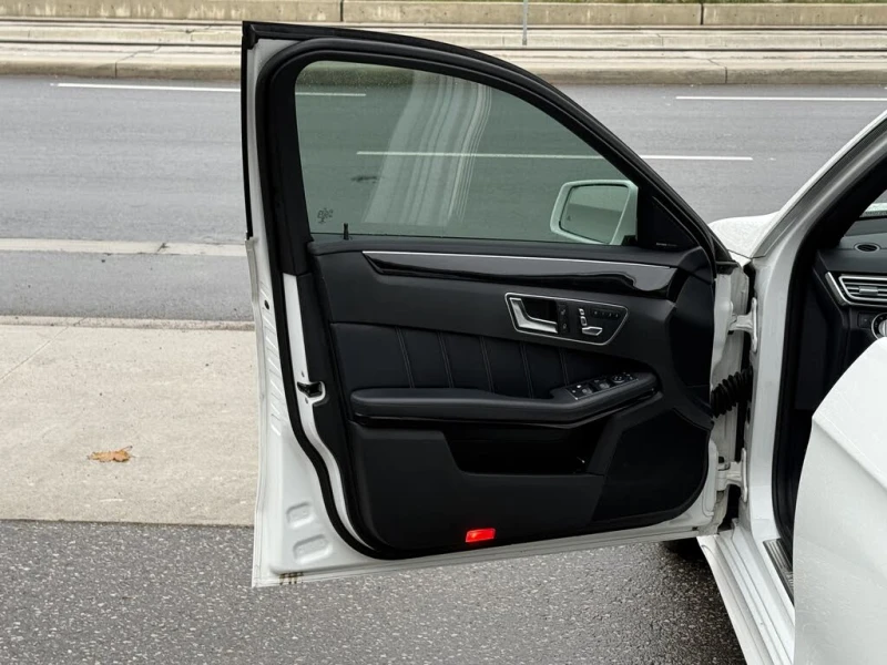 Mercedes-Benz E 400 4MATIC AMG* HARMAN/KARDON* PANO* ПОДГРЕВ* CAM* , снимка 11 - Автомобили и джипове - 52660465