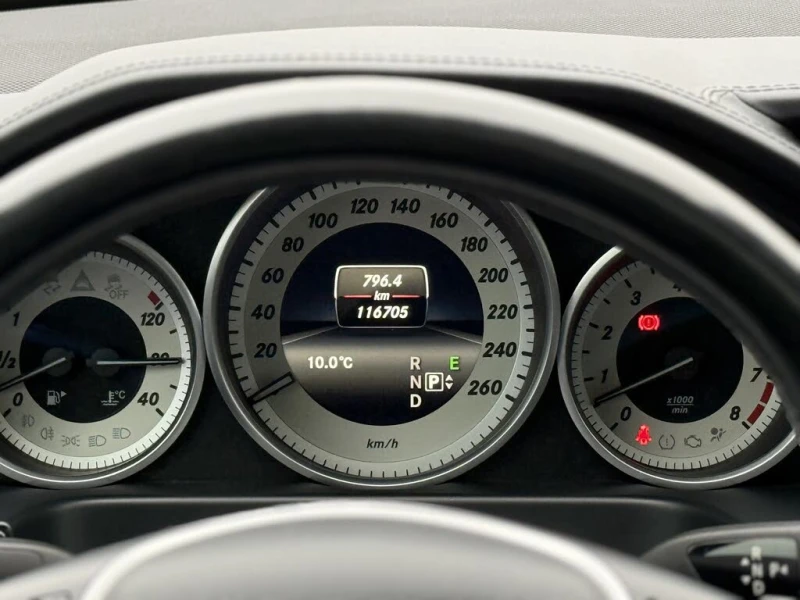 Mercedes-Benz E 400 4MATIC AMG* HARMAN/KARDON* PANO* ПОДГРЕВ* CAM* , снимка 12 - Автомобили и джипове - 52660465