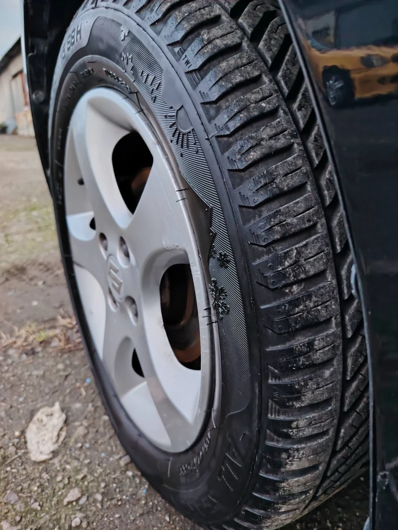 Suzuki Swift 1.3. 4x4, снимка 8 - Автомобили и джипове - 53105674