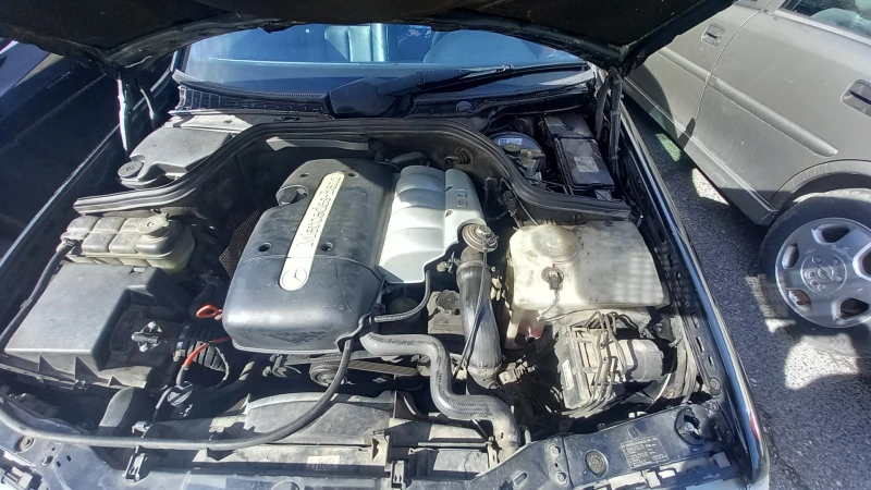 Mercedes-Benz C 220, снимка 10 - Автомобили и джипове - 53540524