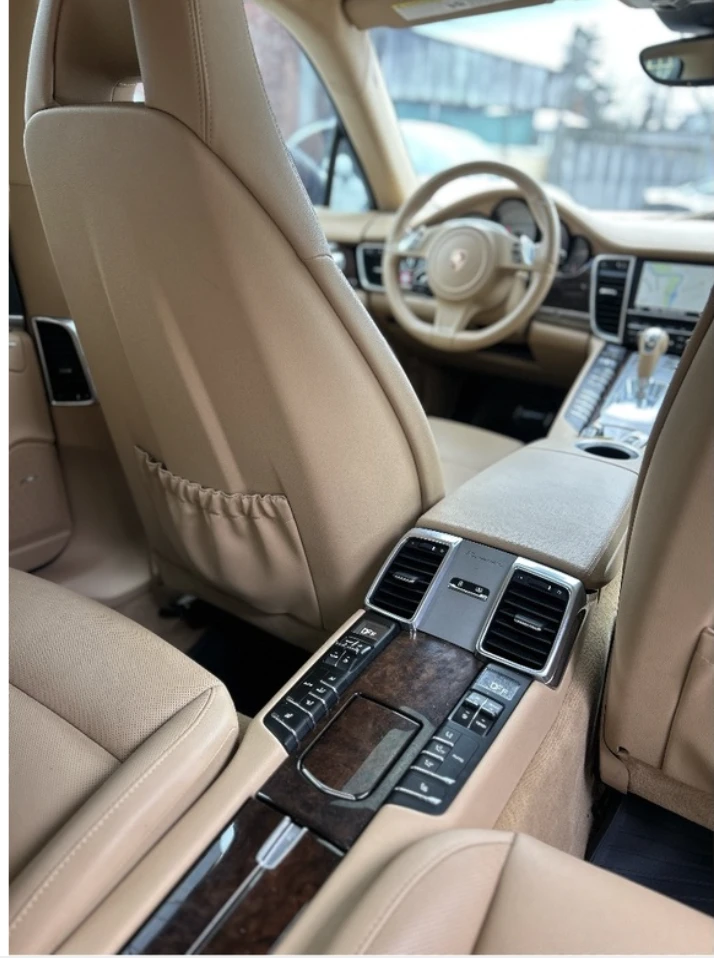 Porsche Panamera 4S* PDK* ПОДГРЕВ* ОБДУХВАНЕ* МАСАЖ* КЕЙЛЕС, снимка 17 - Автомобили и джипове - 53839408