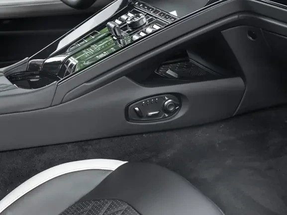 Aston Martin DB12 Coupe = NEW = �������� | Mobile.bg � ����������� 13