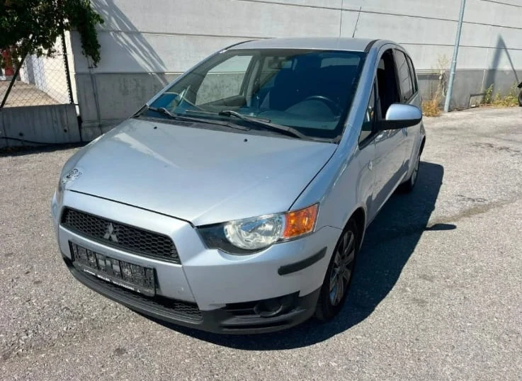 Mitsubishi Colt 1, 1