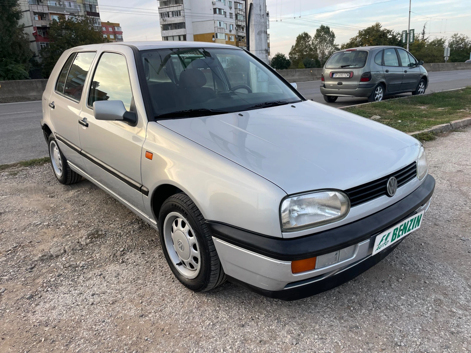 VW Golf 1.6i-КЛИМАТИК-ИТАЛИЯ - изображение 3