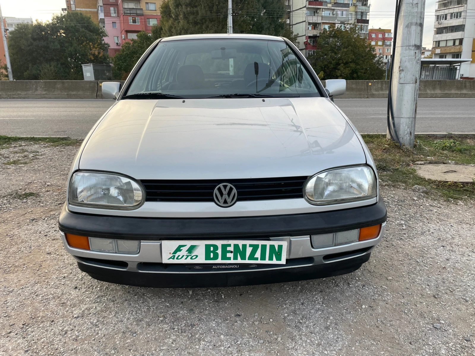 VW Golf 1.6i-КЛИМАТИК-ИТАЛИЯ - изображение 2