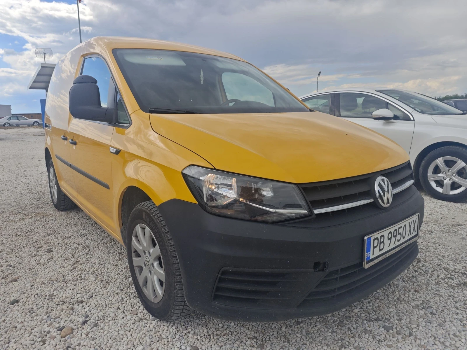 VW Caddy 1.6ТД - изображение 10
