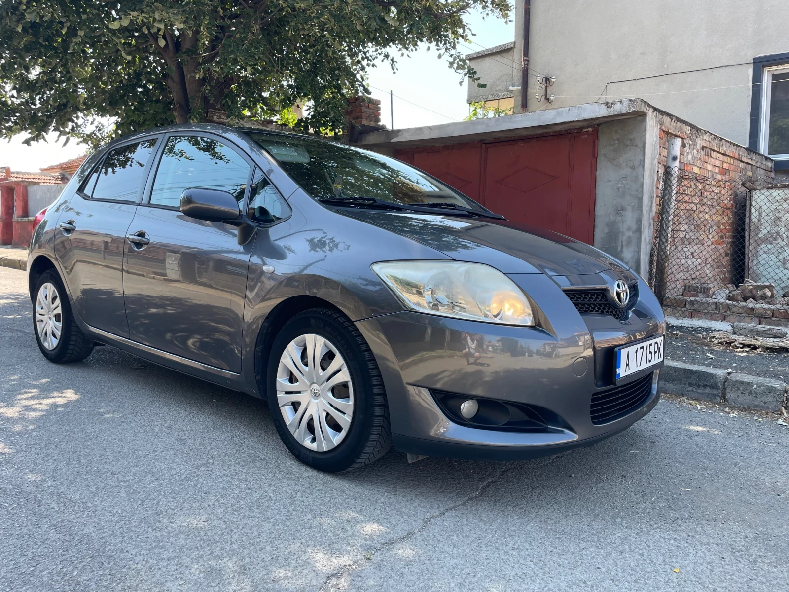 Toyota Auris 1.4D4D - изображение 2