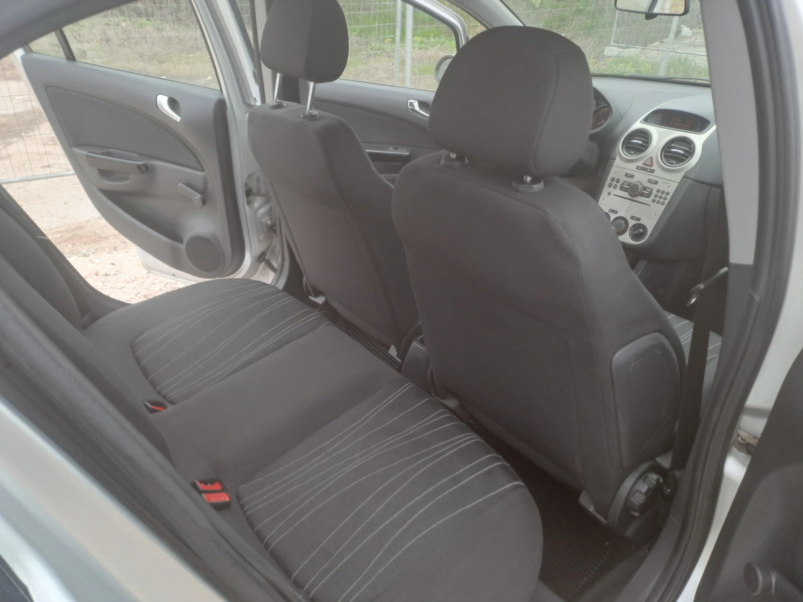 Opel Corsa 1.2i AUTOMAT ESKLUZIVE , снимка 7 - Автомобили и джипове - 53968152